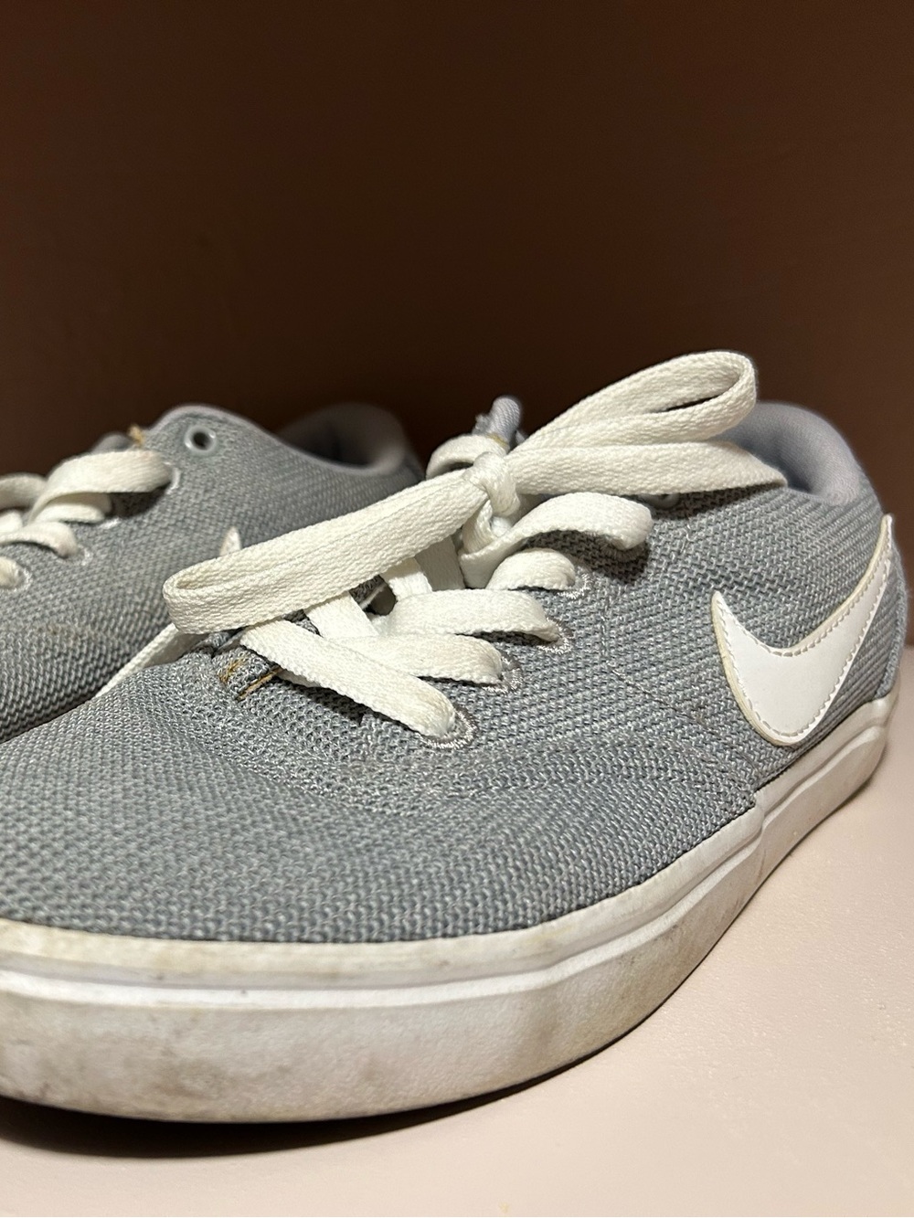 Nike SB Check Solarsoft Canvas Women's Skate Shoes Size 7.5 Gray White